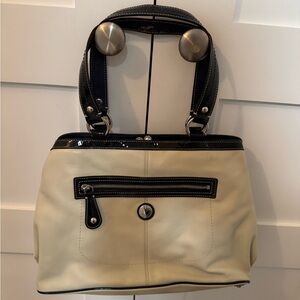 *Vintage* Authentic Coach Cream + Navy Purse, Laura Handbag with Kiss-lock